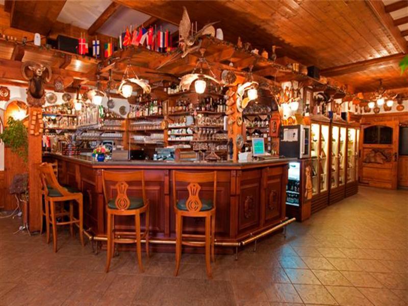 The Hunter'S Lodge Kamnik Skopje Eksteriør billede